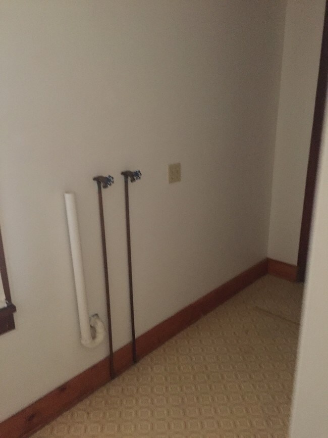 Building Photo - 156 W 3rd St