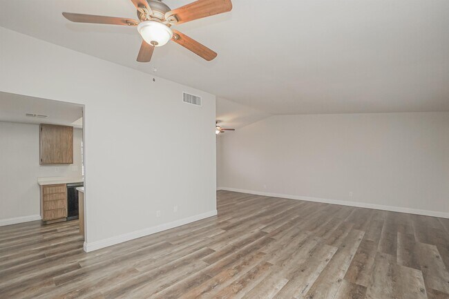 Building Photo - 5625 Alcott Ave