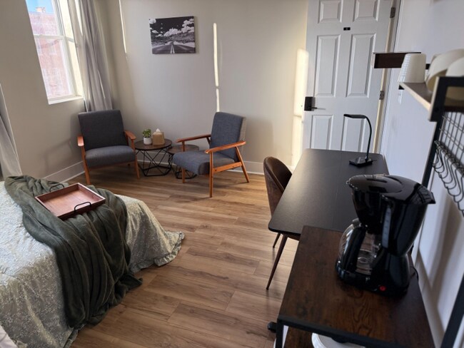 Building Photo - 1618 E Biddle St