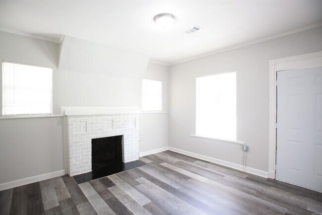 Building Photo - 4825 Atkins St