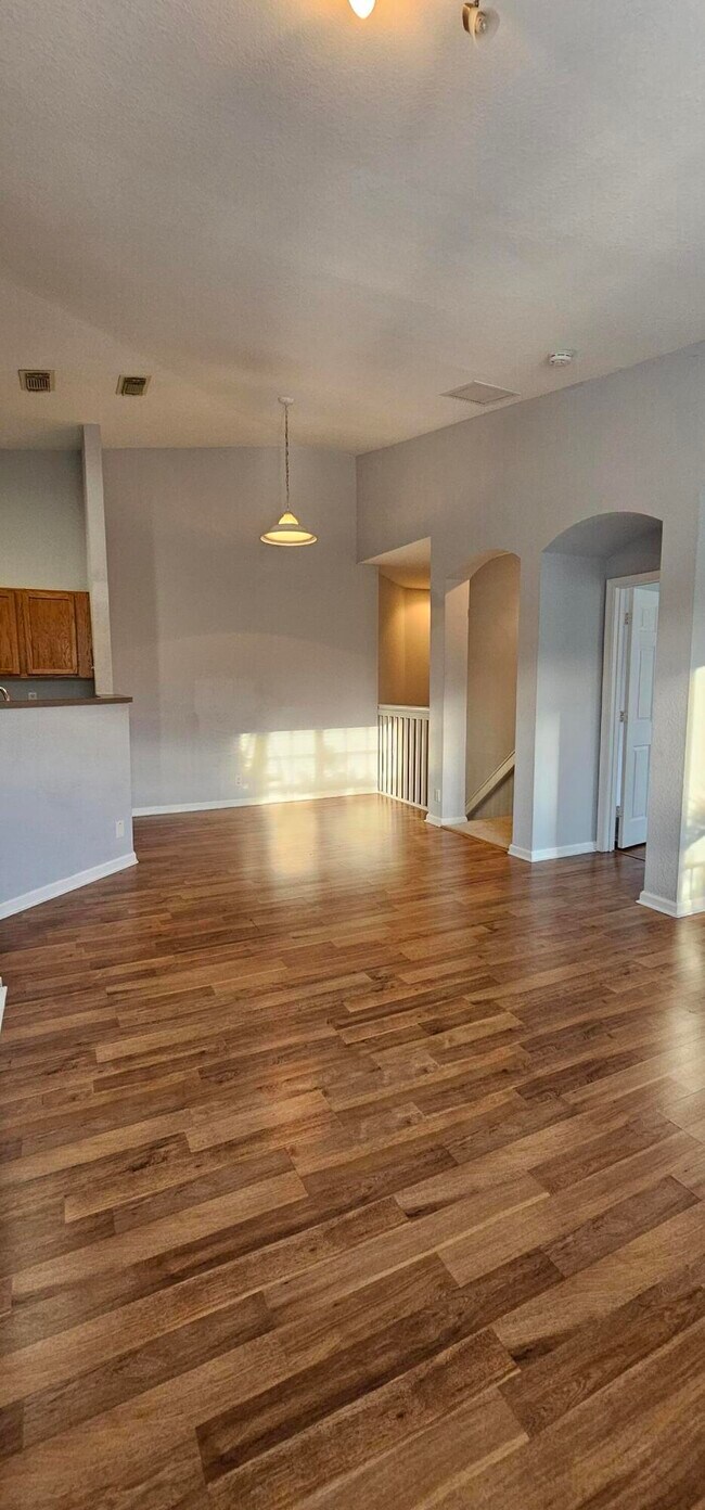Foto del edificio - 3078 Laurel Ridge Cir