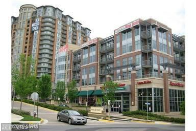 Building Photo - 8220 Crestwood Heights Dr