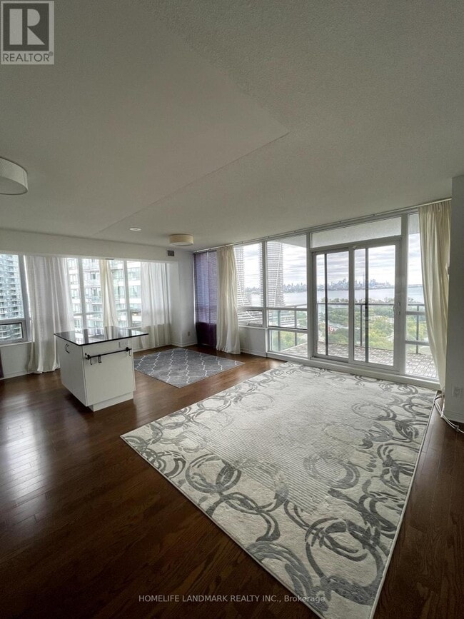 Building Photo - 2240 Lake Shore Blvd W