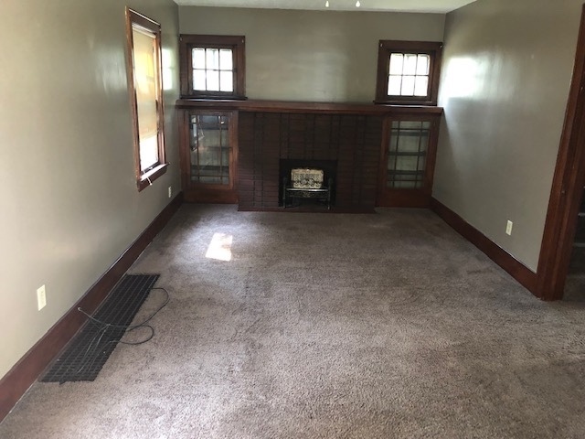 Building Photo - For Rent - 3 bedrooms & 1 bathroom house