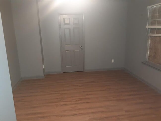Foto del edificio - 3006 Calvert Ave