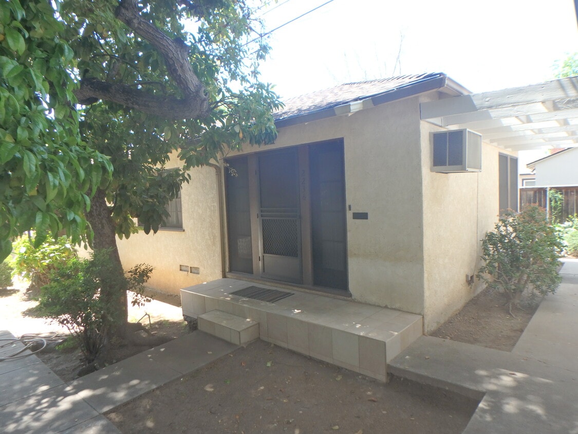 223 1/2 N. Myrtle Avenue - 223 N Myrtle Ave