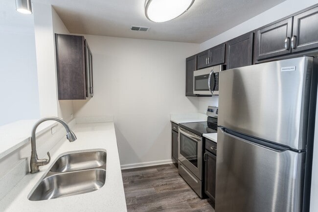 Building Photo - The Lakes of Beavercreek Apartment Homes