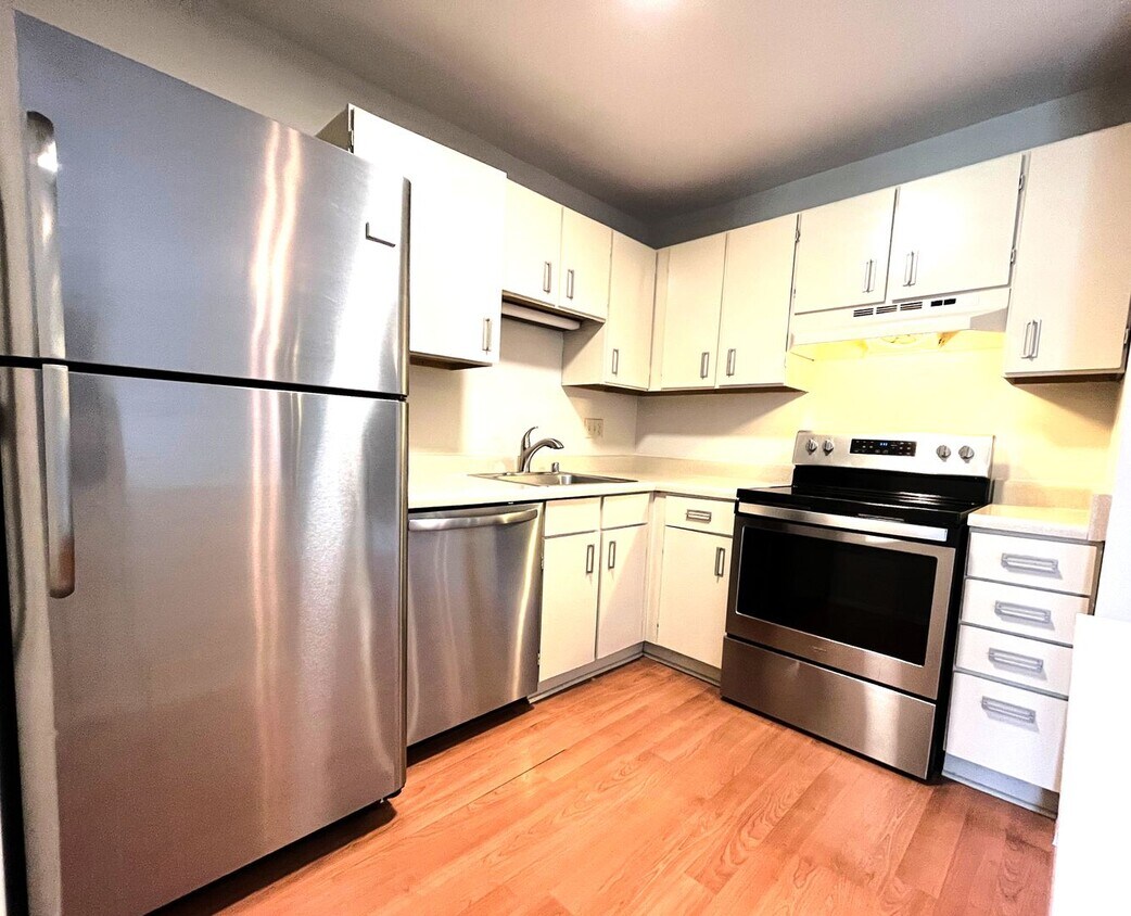 Primary Photo - 1 Bedroom Condo with Pool and Private Entry