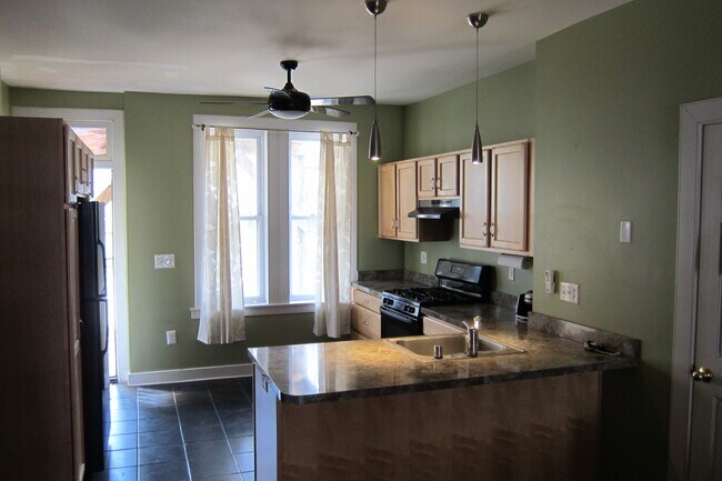 Building Photo - 224 S East Ave