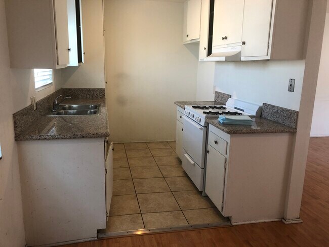 Kitc - 6829 Ben Ave