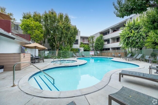 Building Photo - Woodland House Apartments