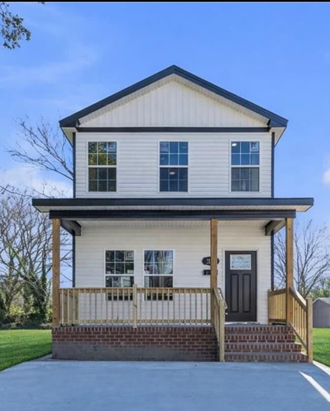 Photo - 1527 Highland Ave House