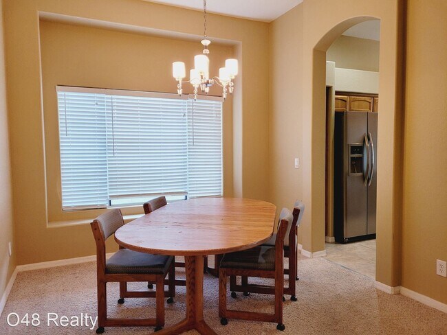 Building Photo - 3 br, 2 bath House - 682 S Lawson Dr