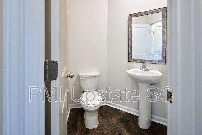 Building Photo - 753 Embark Cir