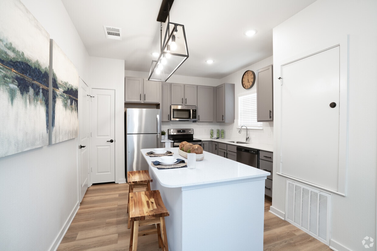 Primary Photo - Seagrass Cottages at Northshore