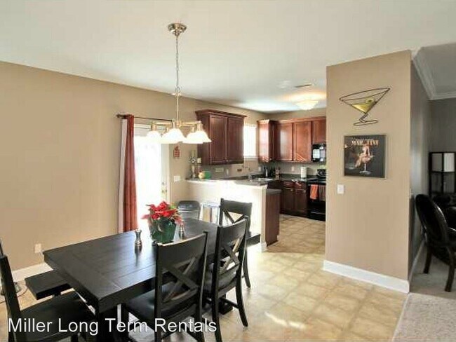Building Photo - 3 br, 2.5 bath House - 79 10th Avenue