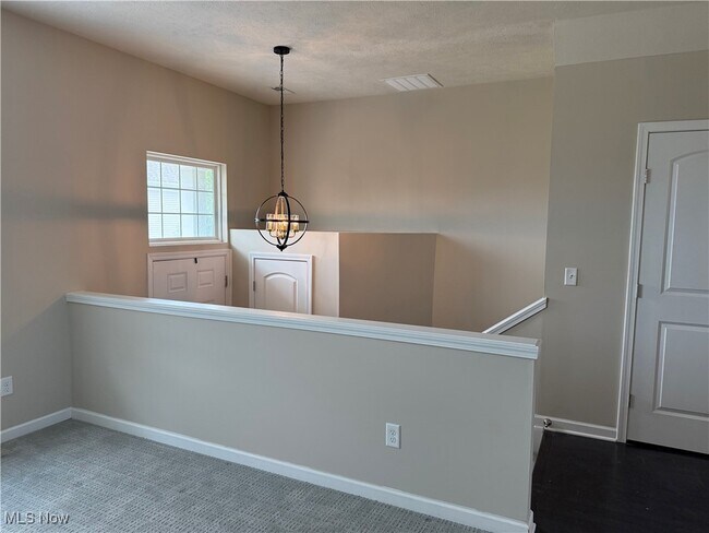 Foto del edificio - 6140 N Pointe Dr