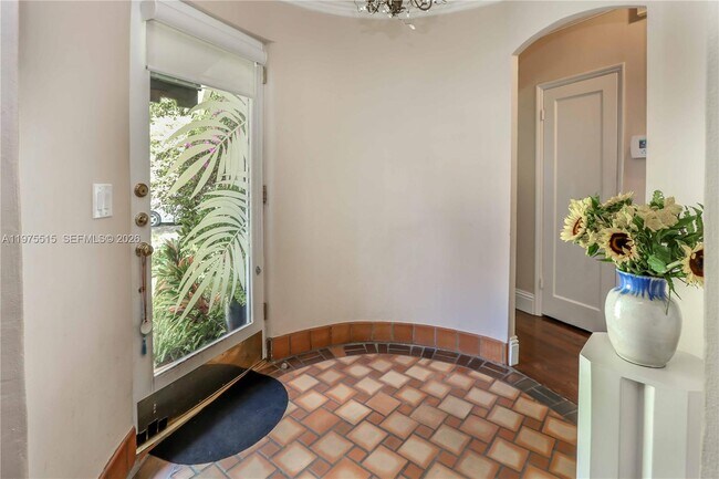 Foto del edificio - 1260 La Mancha Ave