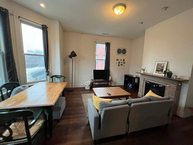 Foto del edificio - 1548 Tremont St