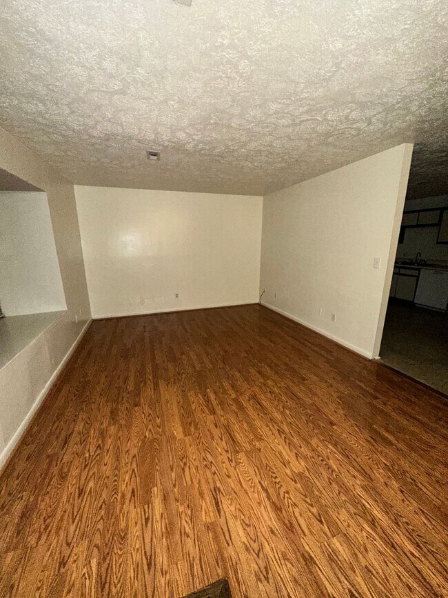 Foto del edificio - 144 Clover Valley Cir