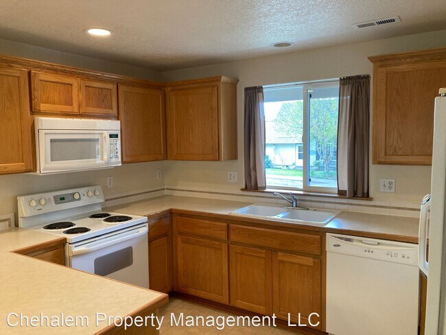 Building Photo - 3 br, 2 bath House - 905 Hilltop Dr.