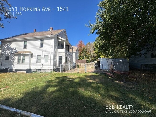 Foto del edificio - 1541 Hopkins Ave