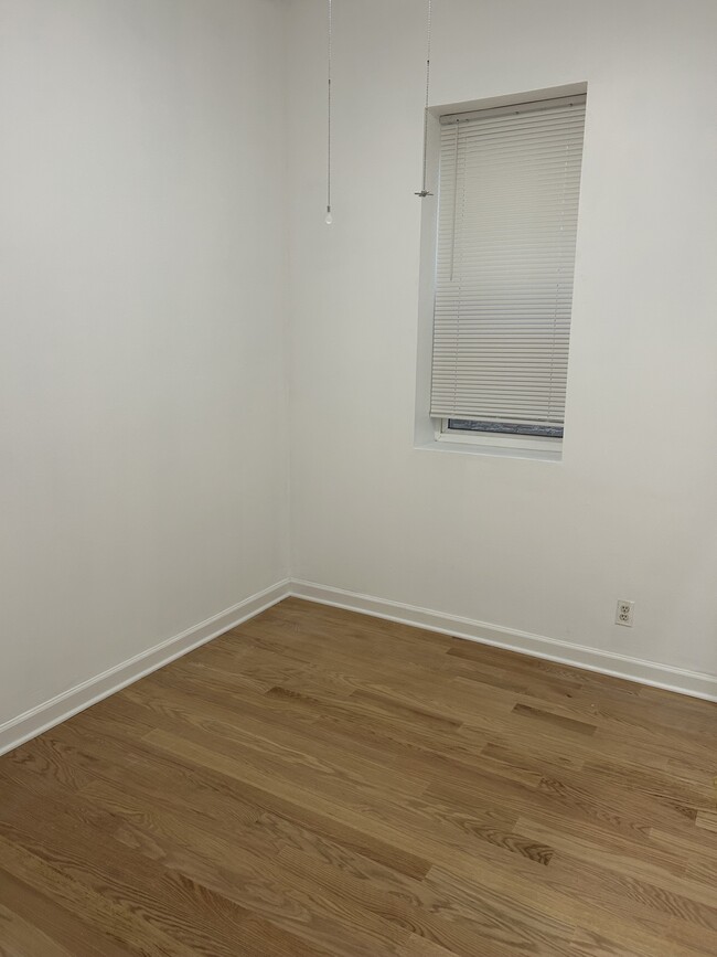 Bedroom 1 - 1318 W Cullerton St