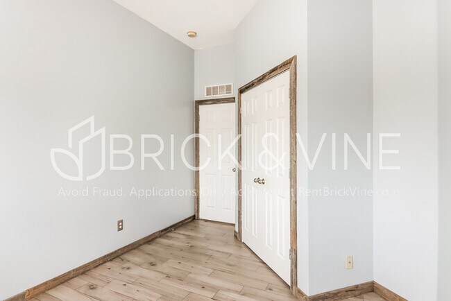 Foto del edificio - 10617 NW 33rd St
