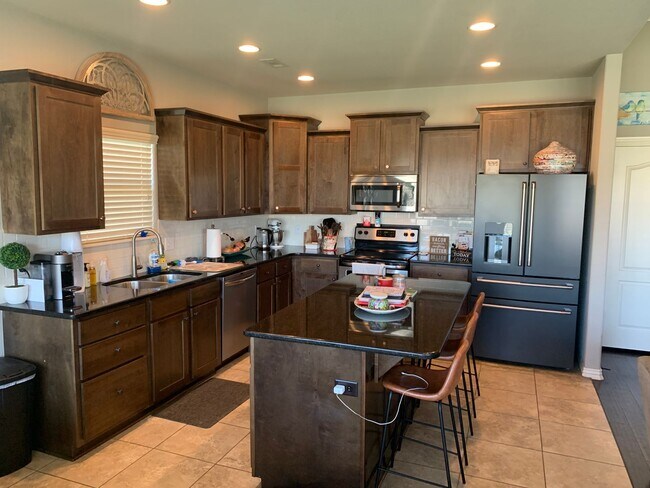 Building Photo - Large 3Bedroom 2 Bathroom for Rent in Bent...