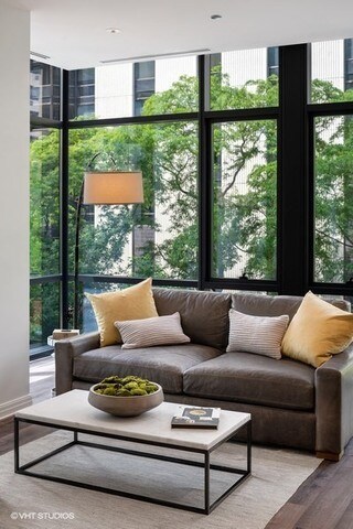 Foto del edificio - 61 E Banks St