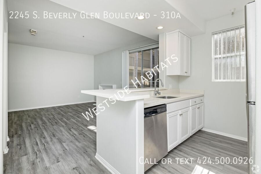 Primary Photo - 2245 S Beverly Glen Blvd