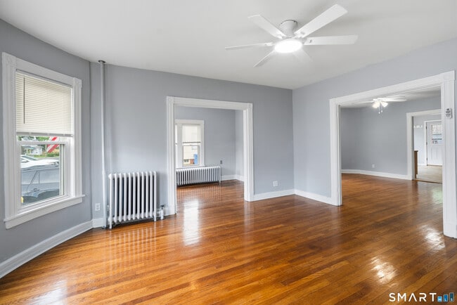 Building Photo - 15 Summit St