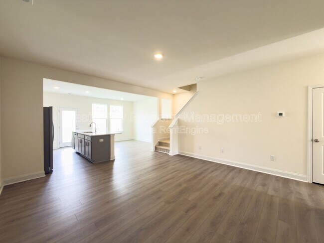 Foto del edificio - 74 Bloodroot St