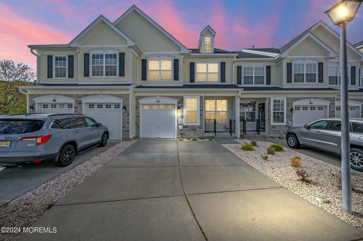 Foto principal - 94 Brookfield Dr
