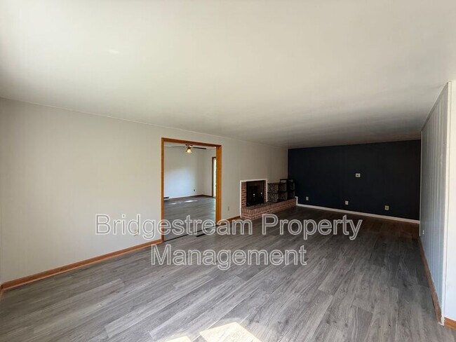 Foto del edificio - 54 Benzell Dr