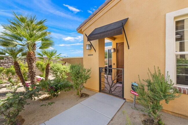 Building Photo - 52050 Rosewood Ln