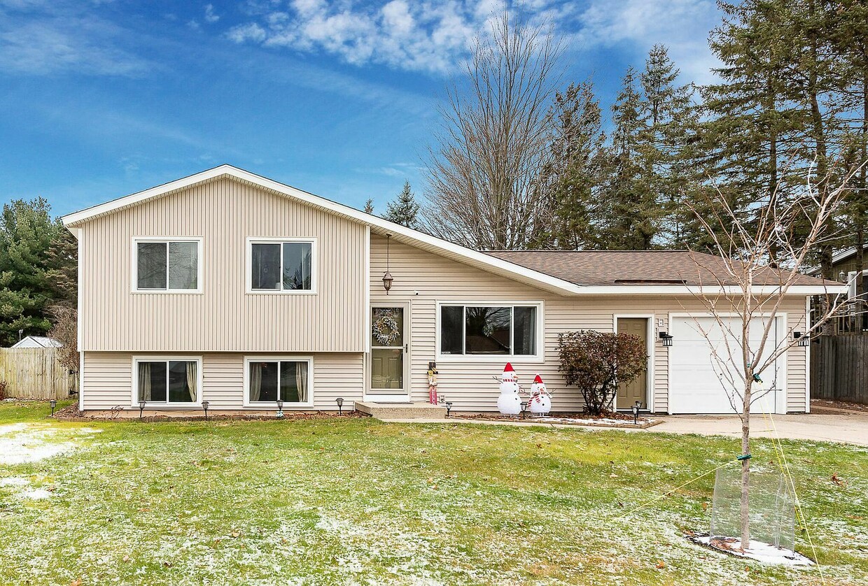 3425 Balsam Ave NE, Grand Rapids, MI 49525 House Rental in Grand