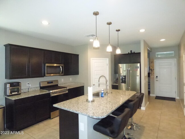 Building Photo - 16550 W Samantha Way