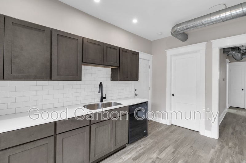 Primary Photo - 1378 Hertel Ave