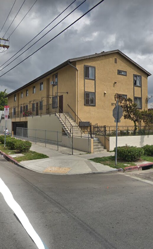 Foto principal - 5757 Camerford Ave