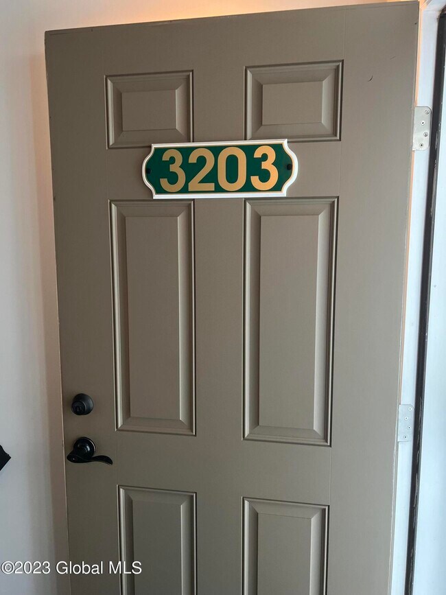Building Photo - 3203 Admiral's Walk Dr