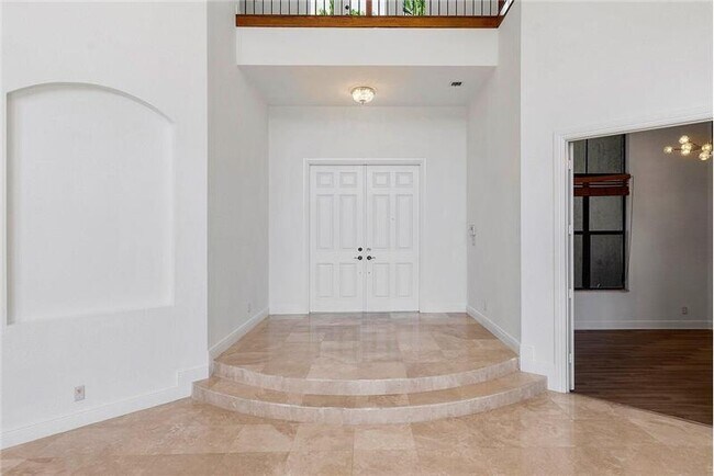 Foto del edificio - 10546 Versailles Blvd