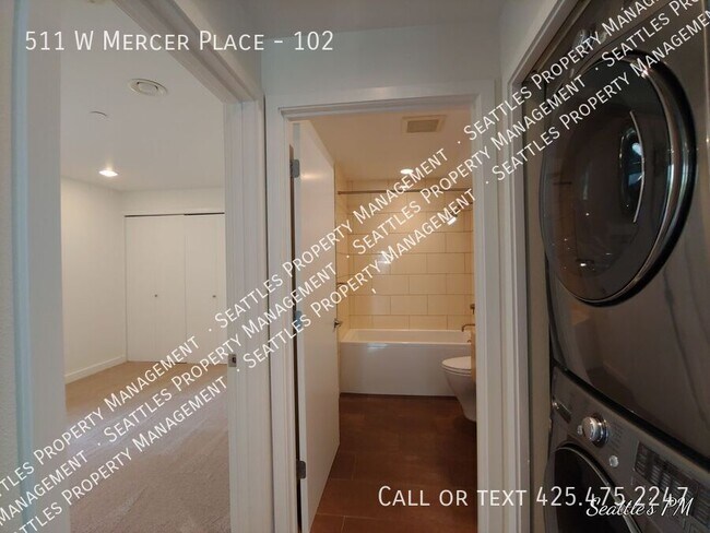 Building Photo - Spectacular 2 bedroom 2 bath in Lower Quee...