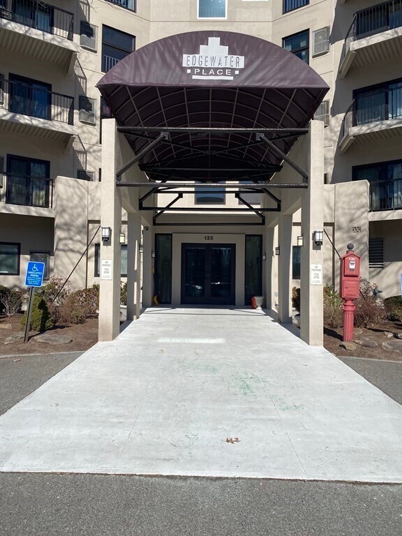 Foto del edificio - 133 Commander Shea Blvd