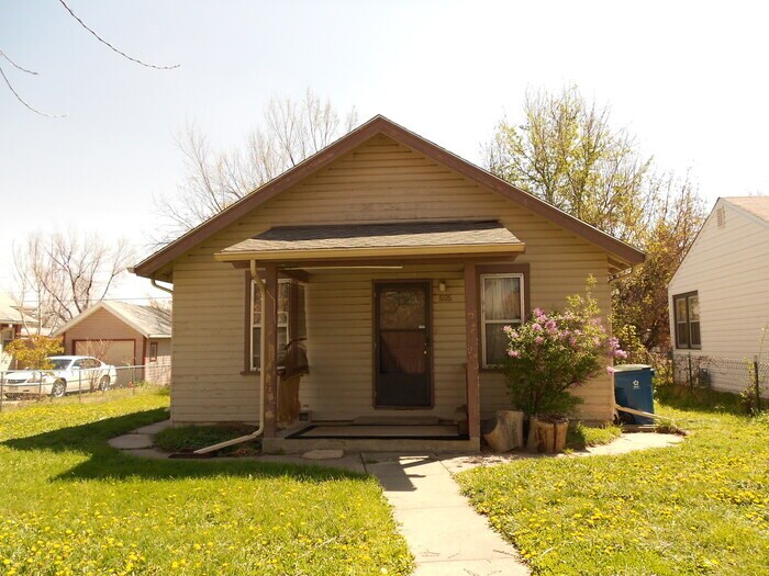 Foto principal - 3 Bedroom 1 Bath Located Denver Area