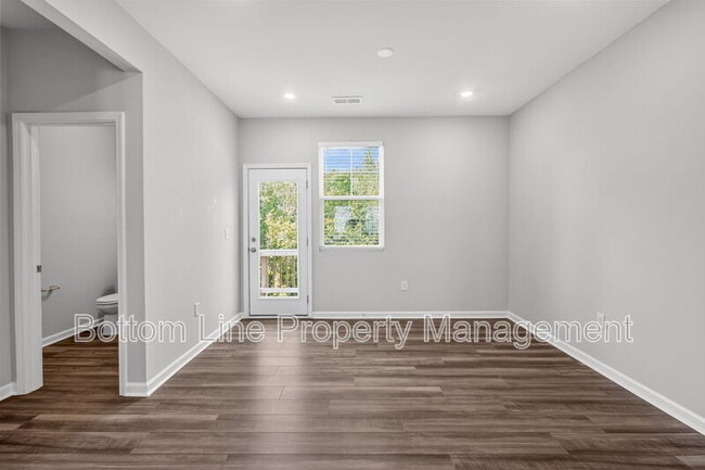 Building Photo - 1129 Lily Loch Wy