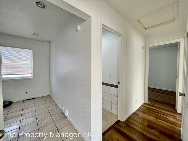 Building Photo - 4 br, 2 bath House - 530 Craig Ave