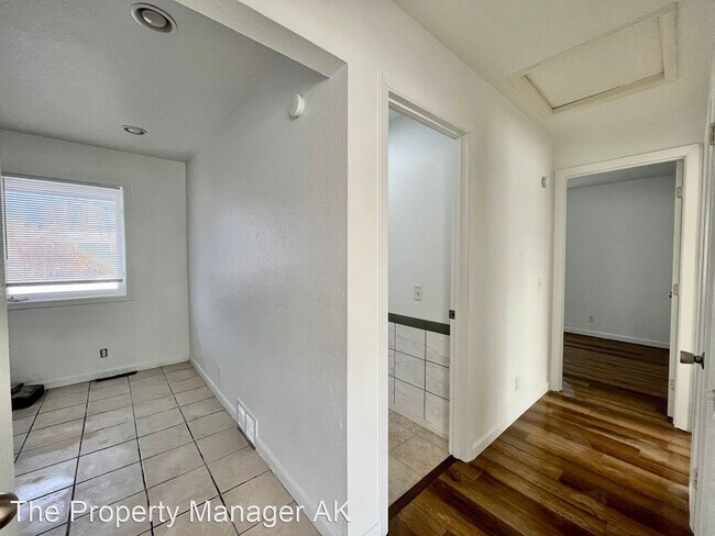 Foto del edificio - 4 br, 2 bath House - 530 Craig Ave