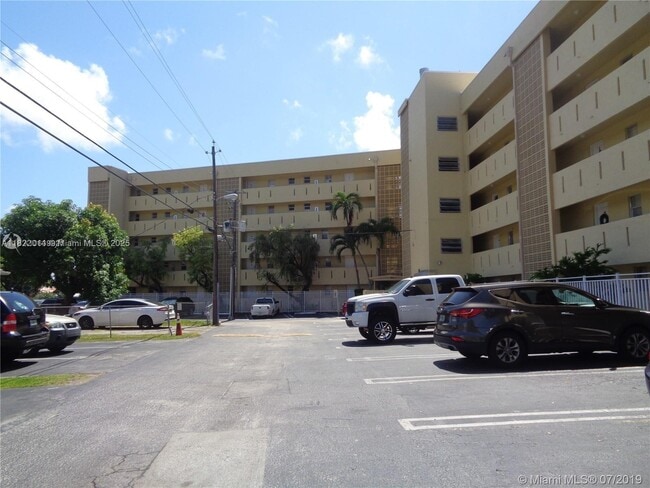 Foto del edificio - 2690 SW 22nd Ave