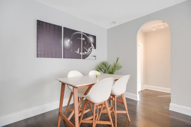 Building Photo - 148 37th St